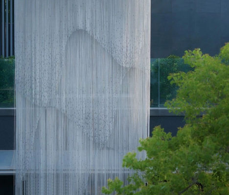 Ευέλικτη αλυσίδα αλουμινίου για σίτες κατάλληλη για αποθήκες, εργοστάσια και εμπορικά κτίρια, παρέχοντας έλεγχο εντόμων