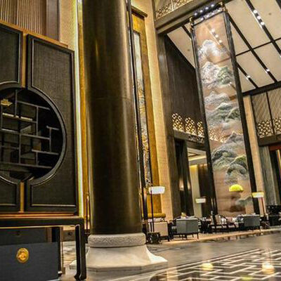 Καλή ευελιξία Αρχιτεκτονικό πλέγμα από ανοξείδωτο χάλυβα με διάμετρο καλωδίου 2,5 mm x 4 και επιφάνεια χάλκινης επιφάνειας για πρόσοψη κτιρίων