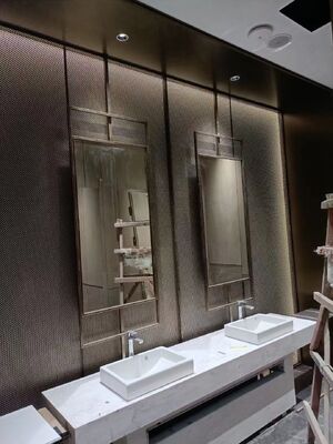 Αρχιτεκτονικό μεταλλικό πλέγμα προσαρμοσμένο στίλβωμα πλάτους ιδανικό για επένδυση προσόψεων εσωτερικών τοίχων και πάνελ οροφής